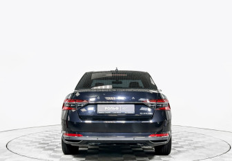 Подержанный автомобиль Skoda Superb Liftback 2024 года (6 фото)