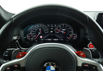 Подержанный автомобиль BMW M5 Sedan 2018 года (11 фото)