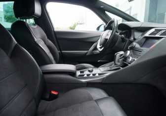 Подержанный автомобиль Citroen DS5 2012 года (11 фото)