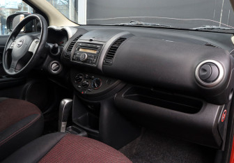 Подержанный автомобиль Nissan Note 2007 года (9 фото)