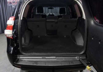 Подержанный автомобиль Toyota Land Cruiser Prado 2016 года (10 фото)