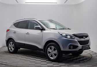 Подержанный автомобиль Hyundai ix35 2010 года (7 фото)