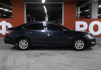 Подержанный автомобиль Nissan Teana 2014 года (4 фото)