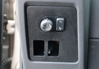Подержанный автомобиль Nissan Qashqai 2008 года (12 фото)