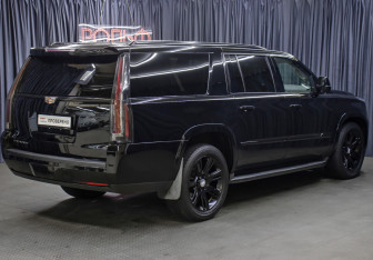 Подержанный автомобиль Cadillac Escalade Suv 2015 года (5 фото)