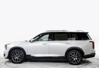 Подержанный автомобиль GAC GS8 2023 года (6 фото)