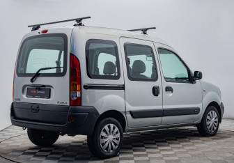 Подержанный автомобиль Renault Kangoo 2008 года (5 фото)