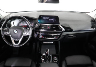 Подержанный автомобиль BMW X4 2020 года (11 фото)
