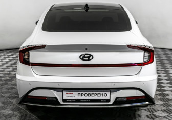 Подержанный автомобиль Hyundai Sonata 2020 года (6 фото)