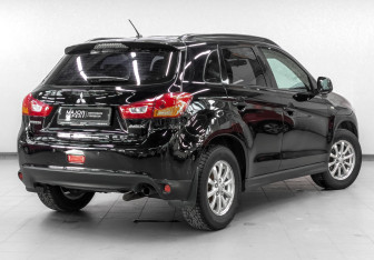 Подержанный автомобиль Mitsubishi ASX 2013 года (5 фото)