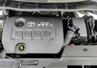 Подержанный автомобиль Toyota Corolla Sedan 2008 года (9 фото)