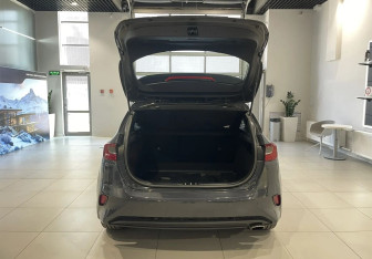 Подержанный автомобиль Kia Ceed Hatchback 2020 года (7 фото)