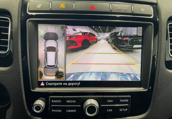 Подержанный автомобиль Volkswagen Touareg 2017 года (18 фото)