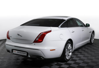 Подержанный автомобиль Jaguar XJ 2012 года (5 фото)