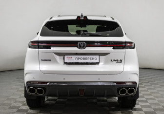 Подержанный автомобиль Changan UNI-K 2023 года (6 фото)