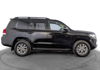 Подержанный автомобиль Toyota Land Cruiser Suv 2019 года (4 фото)