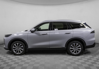 Подержанный автомобиль Chery Tiggo 9 2024 года (8 фото)