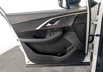 Подержанный автомобиль Omoda C5 2023 года (19 фото)