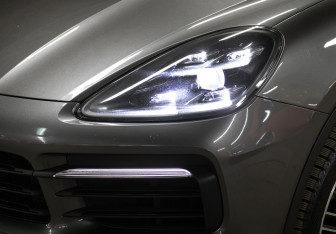 Подержанный автомобиль Porsche Cayenne 2019 года (24 фото)