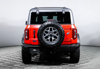 Подержанный автомобиль Ford Bronco 2021 года (6 фото)