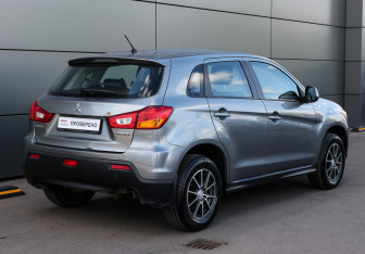 Подержанный автомобиль Mitsubishi ASX 2012 года (5 фото)