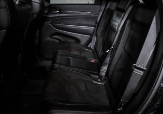 Подержанный автомобиль Jeep Grand Cherokee 2021 года (10 фото)