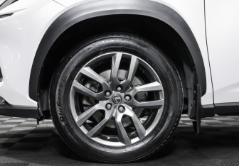 Подержанный автомобиль Lexus NX 2017 года (26 фото)