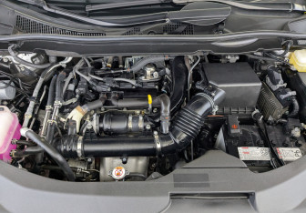 Подержанный автомобиль Lexus RX 2022 года (9 фото)