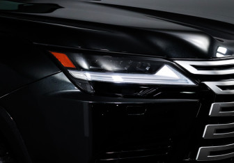 Подержанный автомобиль Lexus LX 2024 года (16 фото)