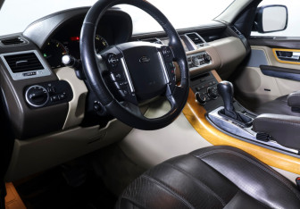 Подержанный автомобиль Land Rover Range Rover Sport 2011 года (16 фото)