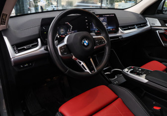 Подержанный автомобиль BMW X2 2024 года (13 фото)