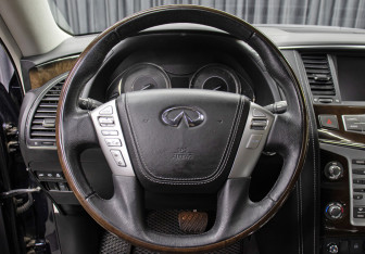 Подержанный автомобиль Infiniti QX80 2018 года (18 фото)