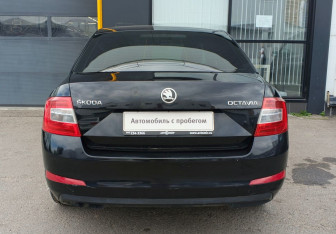 Подержанный автомобиль Skoda Octavia Liftback 2014 года (6 фото)