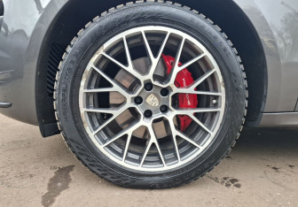 Подержанный автомобиль Porsche Macan 2014 года (9 фото)
