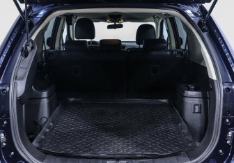 Подержанный автомобиль Mitsubishi Outlander 2022 года (18 фото)
