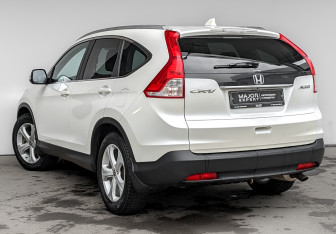 Подержанный автомобиль Honda CR-V 2013 года (7 фото)