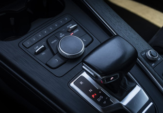 Подержанный автомобиль Audi A4 Sedan 2019 года (15 фото)