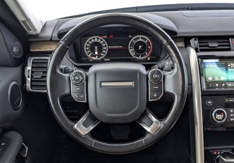 Подержанный автомобиль Land Rover Discovery 2018 года (22 фото)