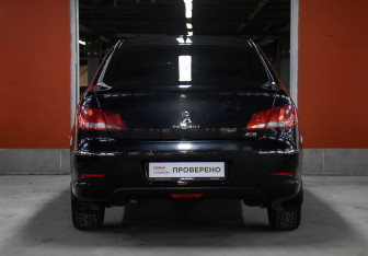 Подержанный автомобиль Peugeot 408 2012 года (6 фото)