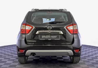 Подержанный автомобиль Nissan Terrano 2019 года (6 фото)