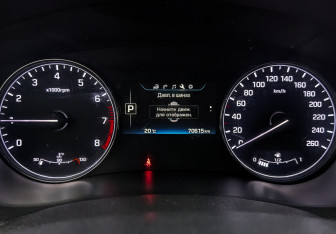 Подержанный автомобиль Hyundai Genesis 2016 года (16 фото)
