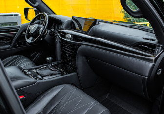 Подержанный автомобиль Lexus LX 2020 года (7 фото)
