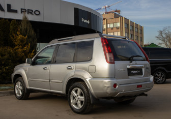 Подержанный автомобиль Nissan X-Trail 2006 года (5 фото)