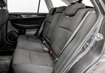 Подержанный автомобиль Subaru Outback Wagon 2015 года (12 фото)