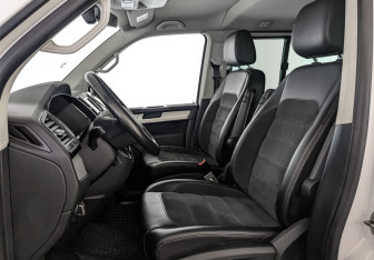 Подержанный автомобиль Volkswagen Multivan 2015 года (20 фото)