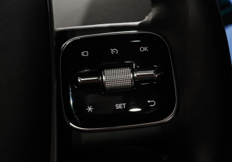 Подержанный автомобиль LiXiang L6 2024 года (14 фото)