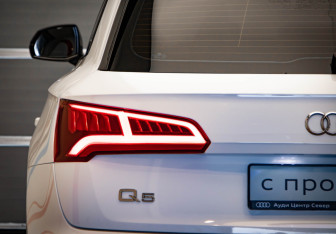 Подержанный автомобиль Audi Q5 2018 года (40 фото)