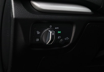 Подержанный автомобиль Audi A3 Sedan 2017 года (15 фото)