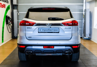 Подержанный автомобиль Geely Atlas 2021 года (5 фото)