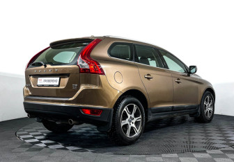 Подержанный автомобиль Volvo XC60 2011 года (5 фото)